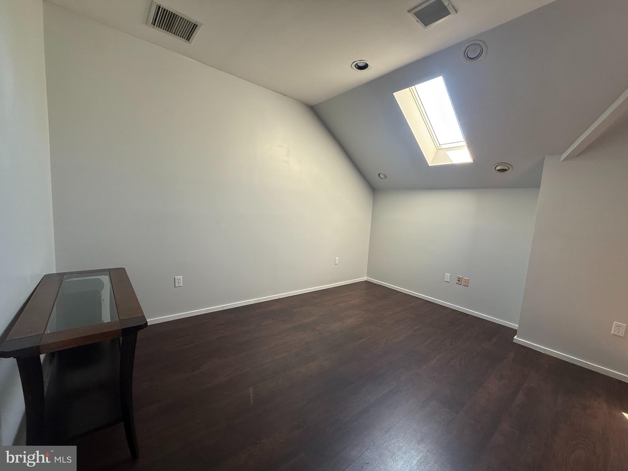 2581 E CHESTNUT Avenue – photo 2