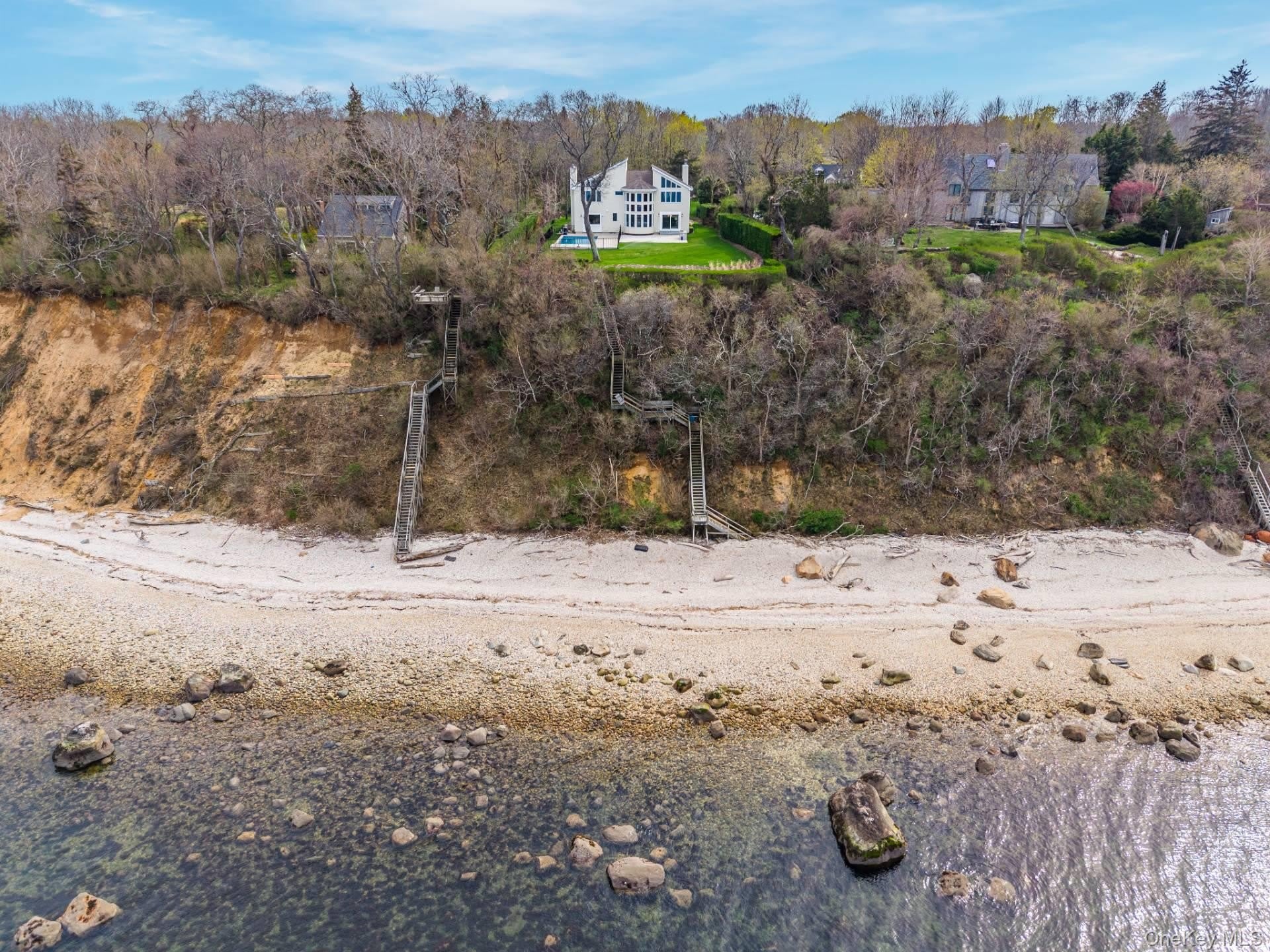 16125 Soundview Avenue – photo 1