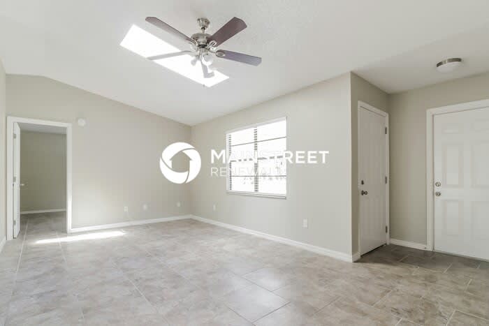 1072 Genesee Avenue Southeast – photo 2