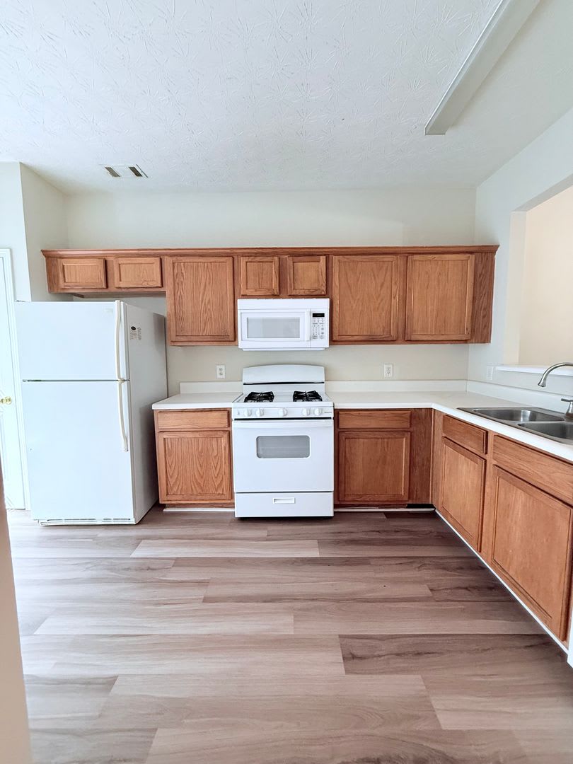 Large townhome in downtown Dawsonville – photo 5