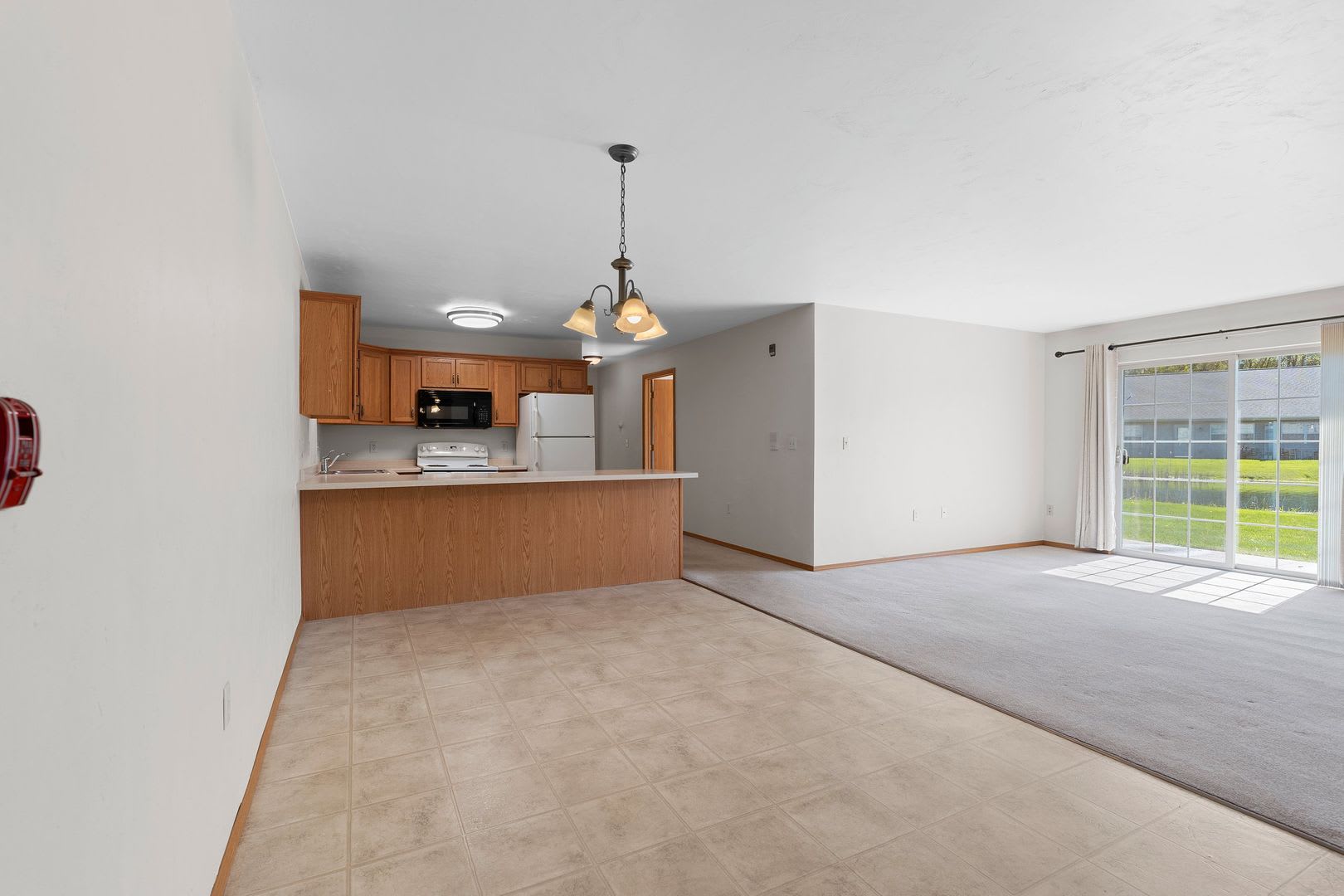 2 Bedroom 2 Bathroom Upper 1 Car Garage – photo 5