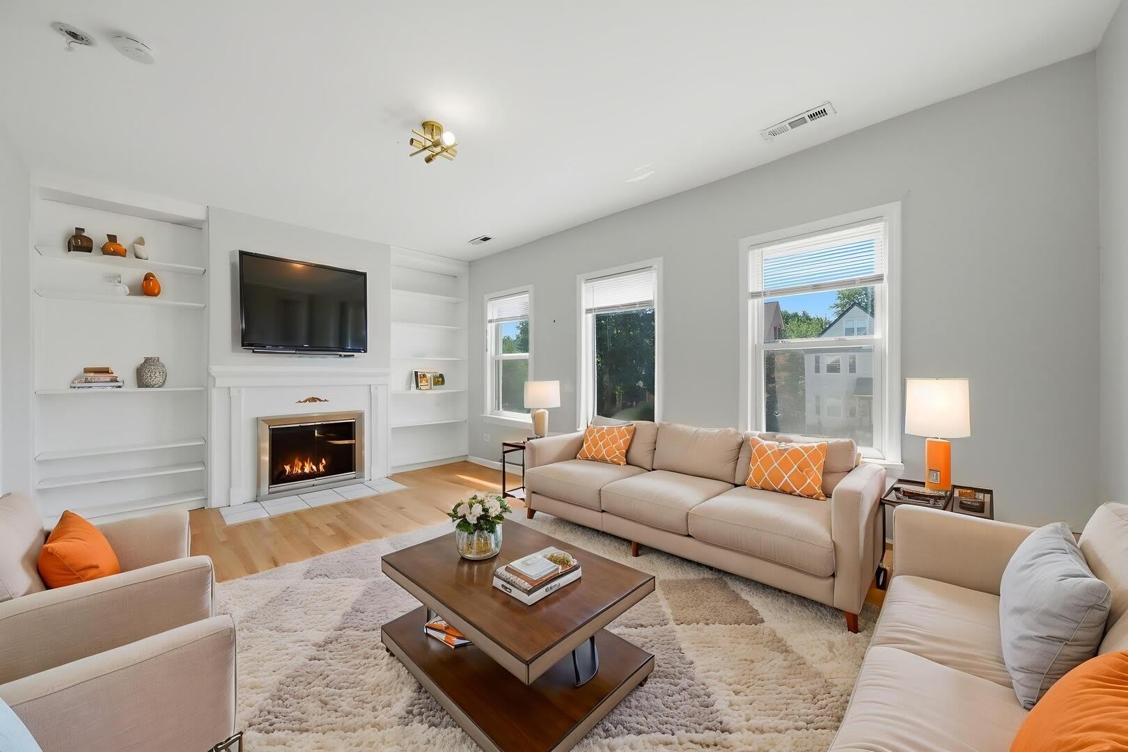 1915 Asbury Avenue – photo 2