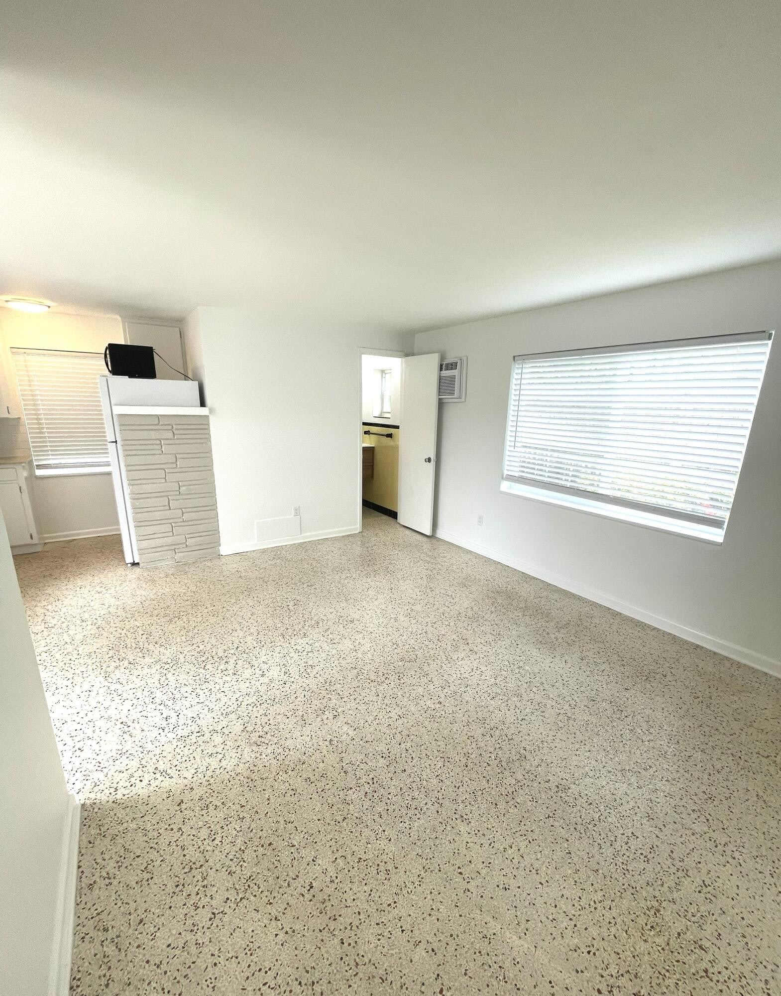 1216 Cabana Road – photo 4