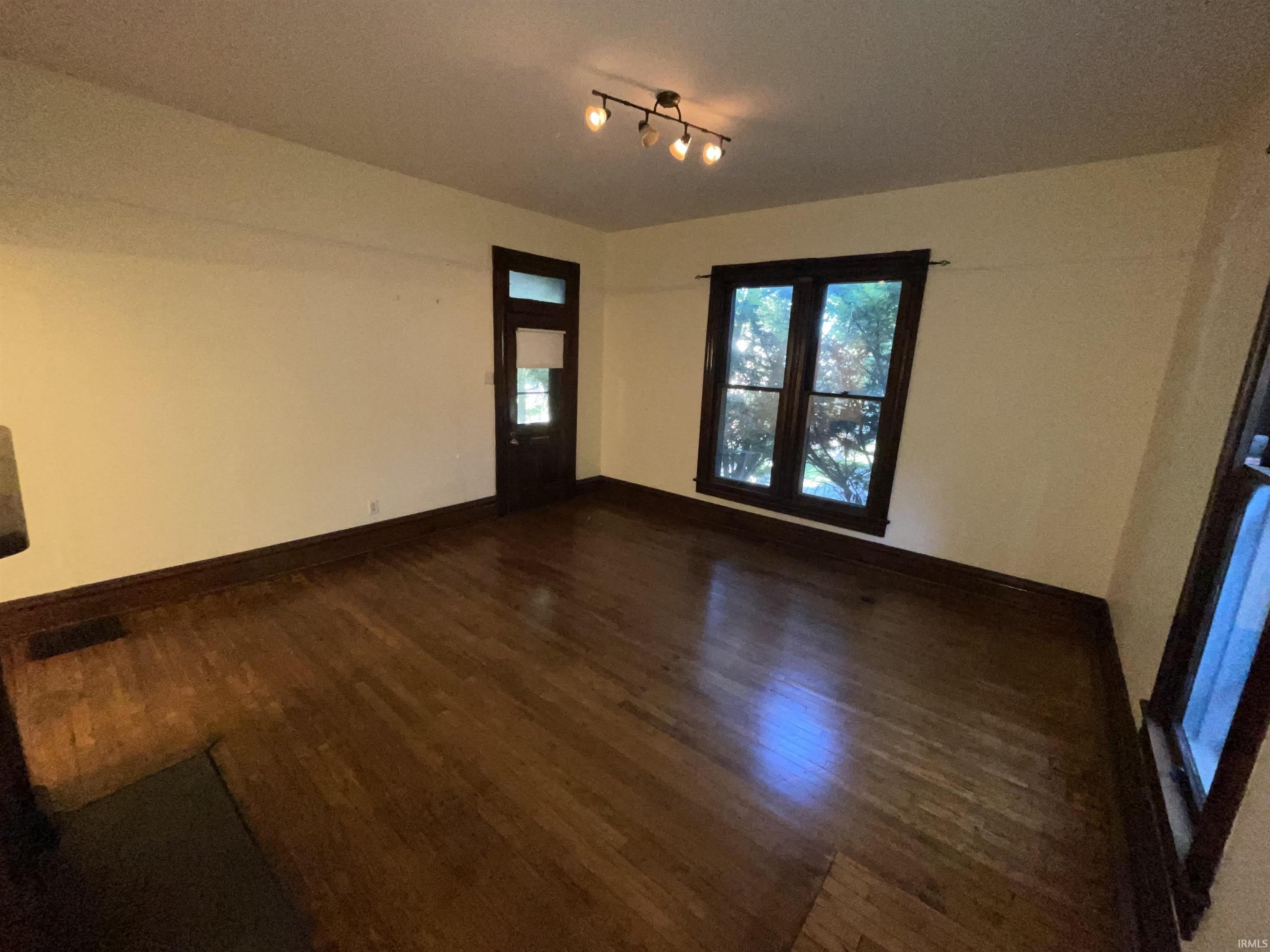 301 E University Street – photo 5