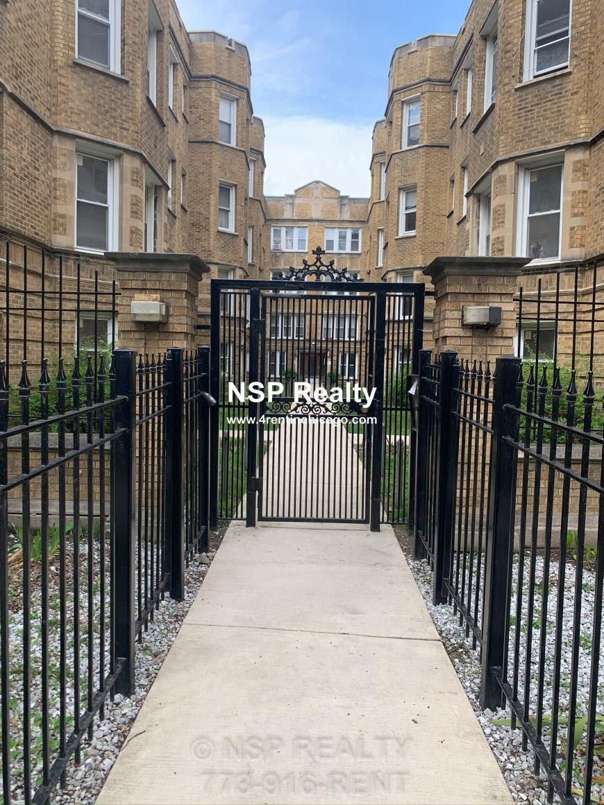 1642 W Pratt – photo 1