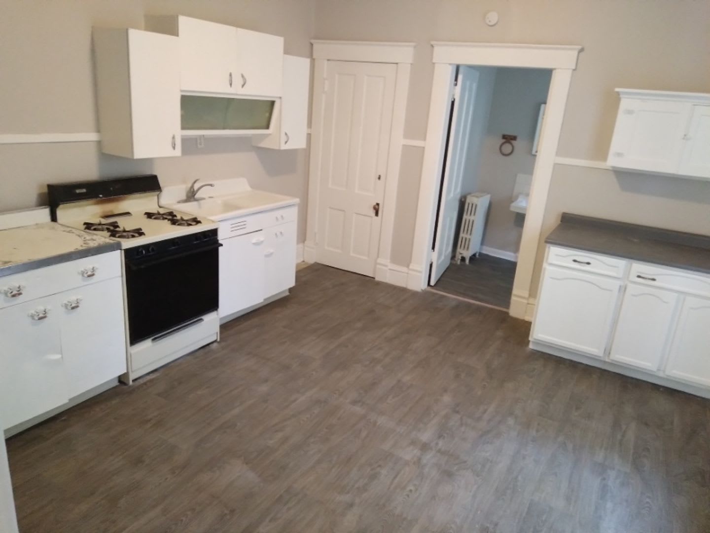 414 E East St – photo 3