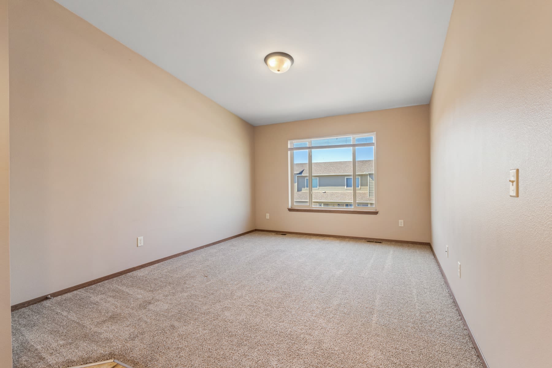 Whispering Woods Commons – photo 3