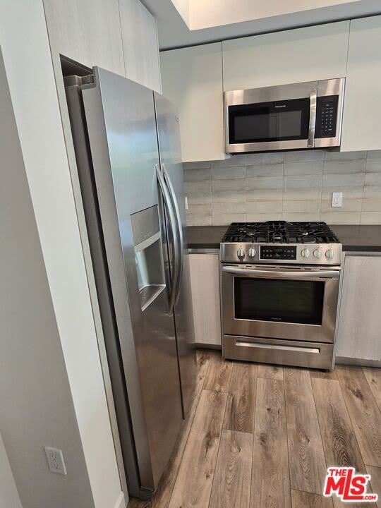 740 S Ridgeley Dr – photo 4