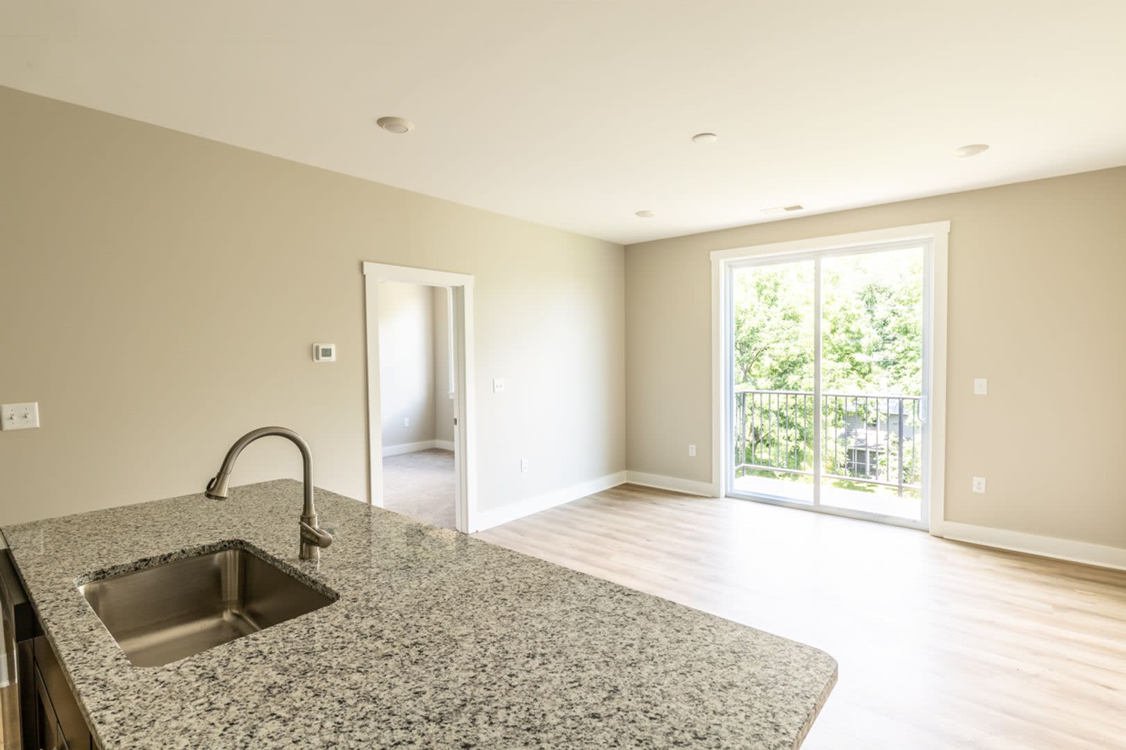 Druid Ave Apartments – photo 1