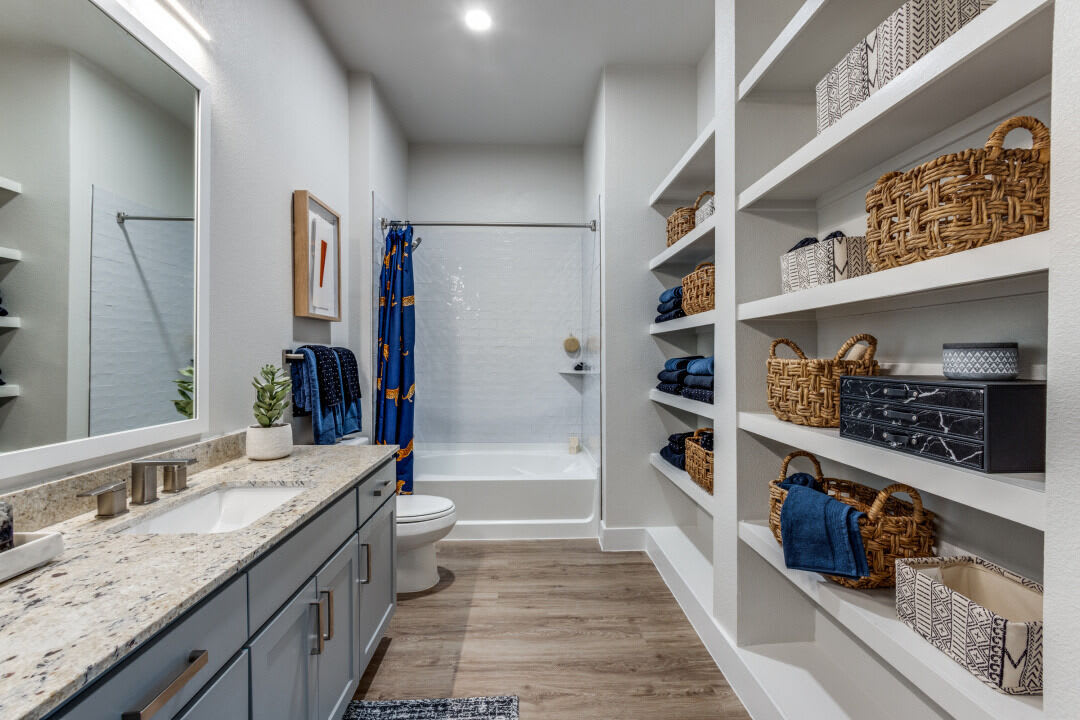 Lenox Oaks – photo 5
