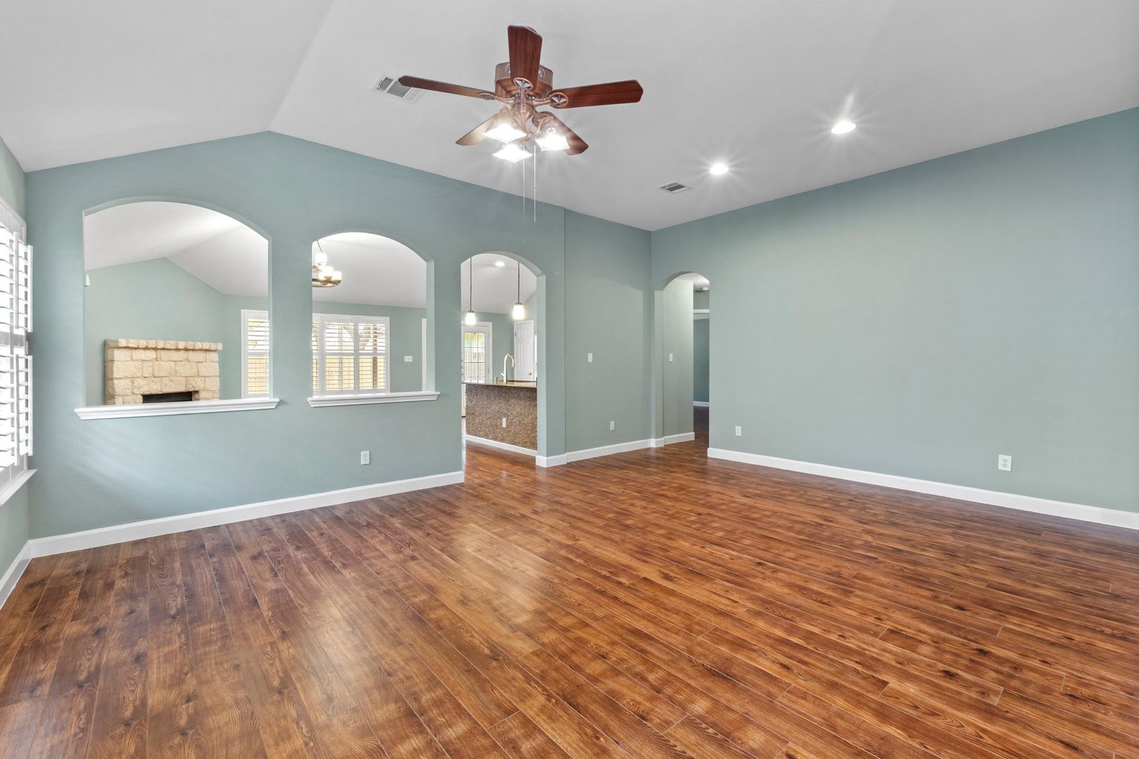 Lakeline Oaks Home For Lease – photo 3