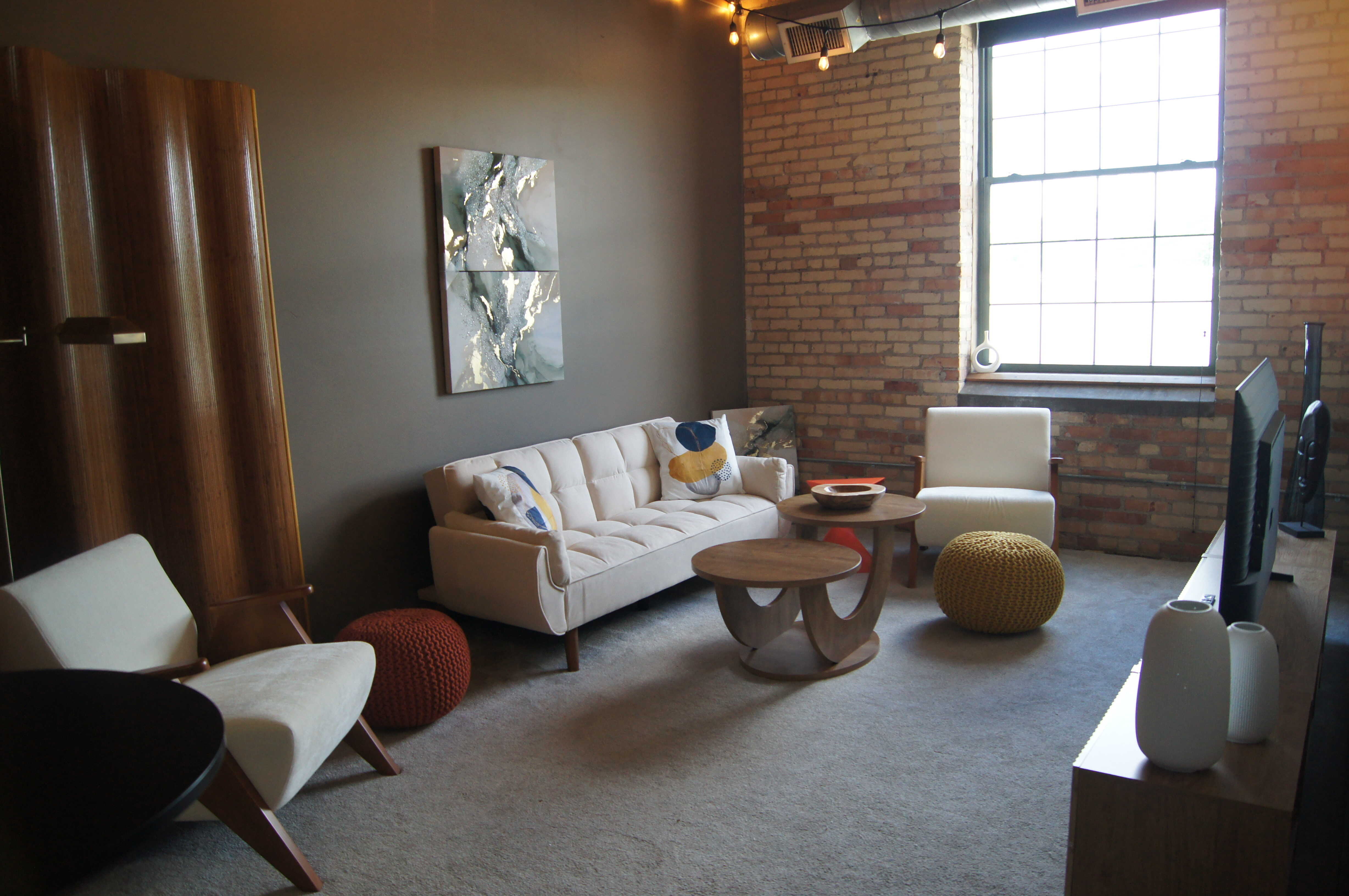 940 Monroe Avenue Northwest – photo 2
