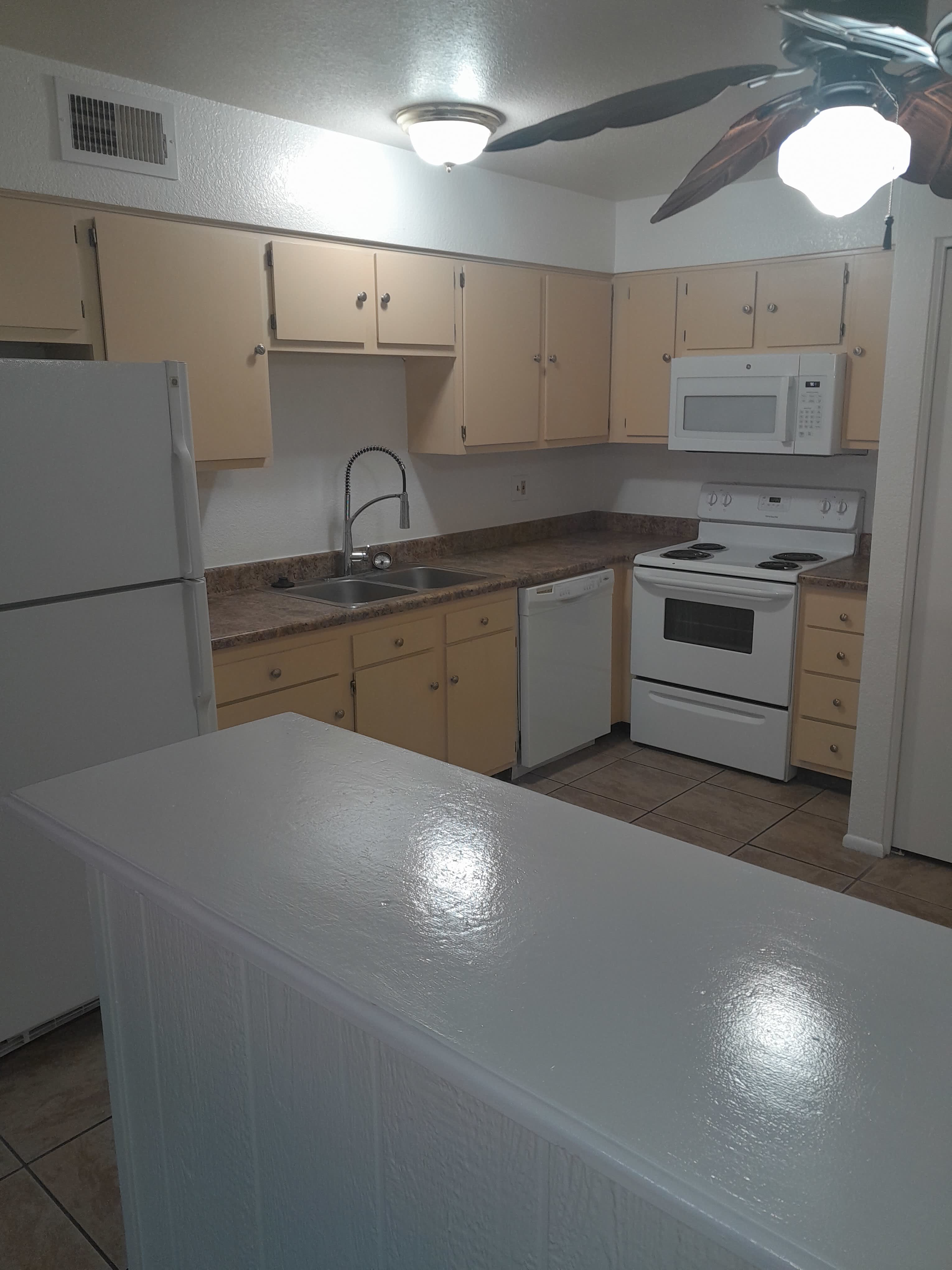 2240 West Belmont Avenue – photo 3