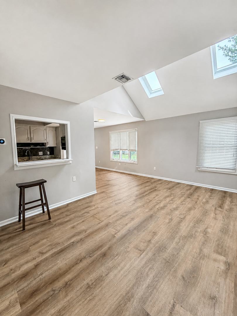 Sophisticated End-Unit Townhome – photo 5