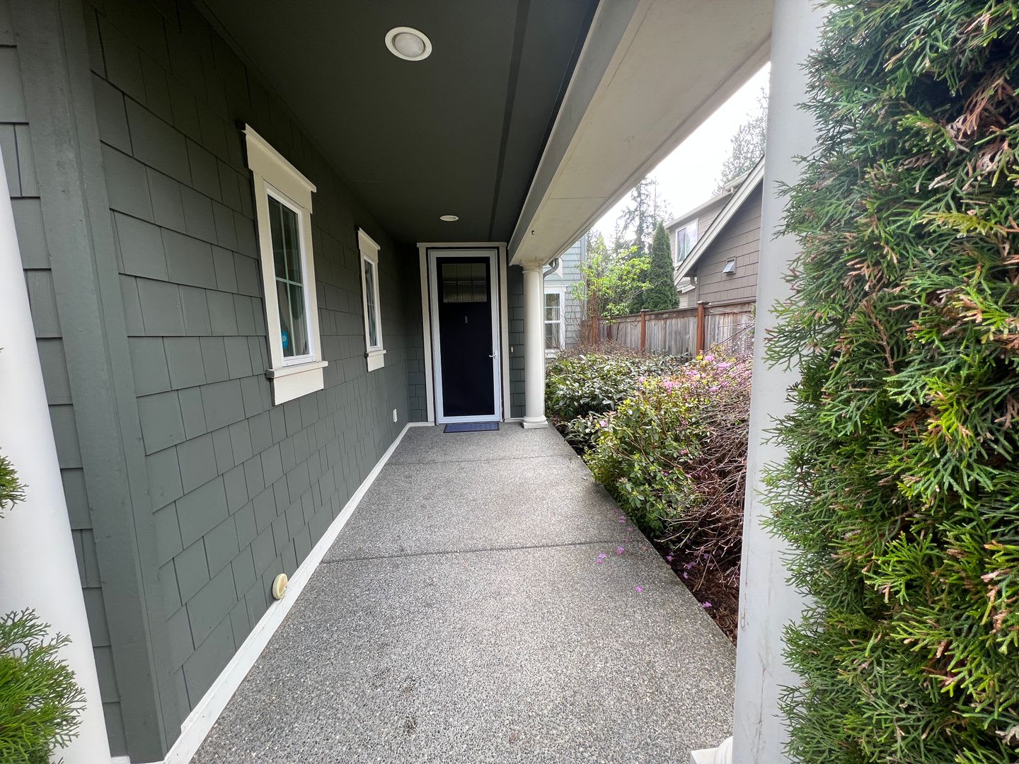 Spacious 5-Bed, 2.5-Bath Single-Family Home in Redmond – photo 3