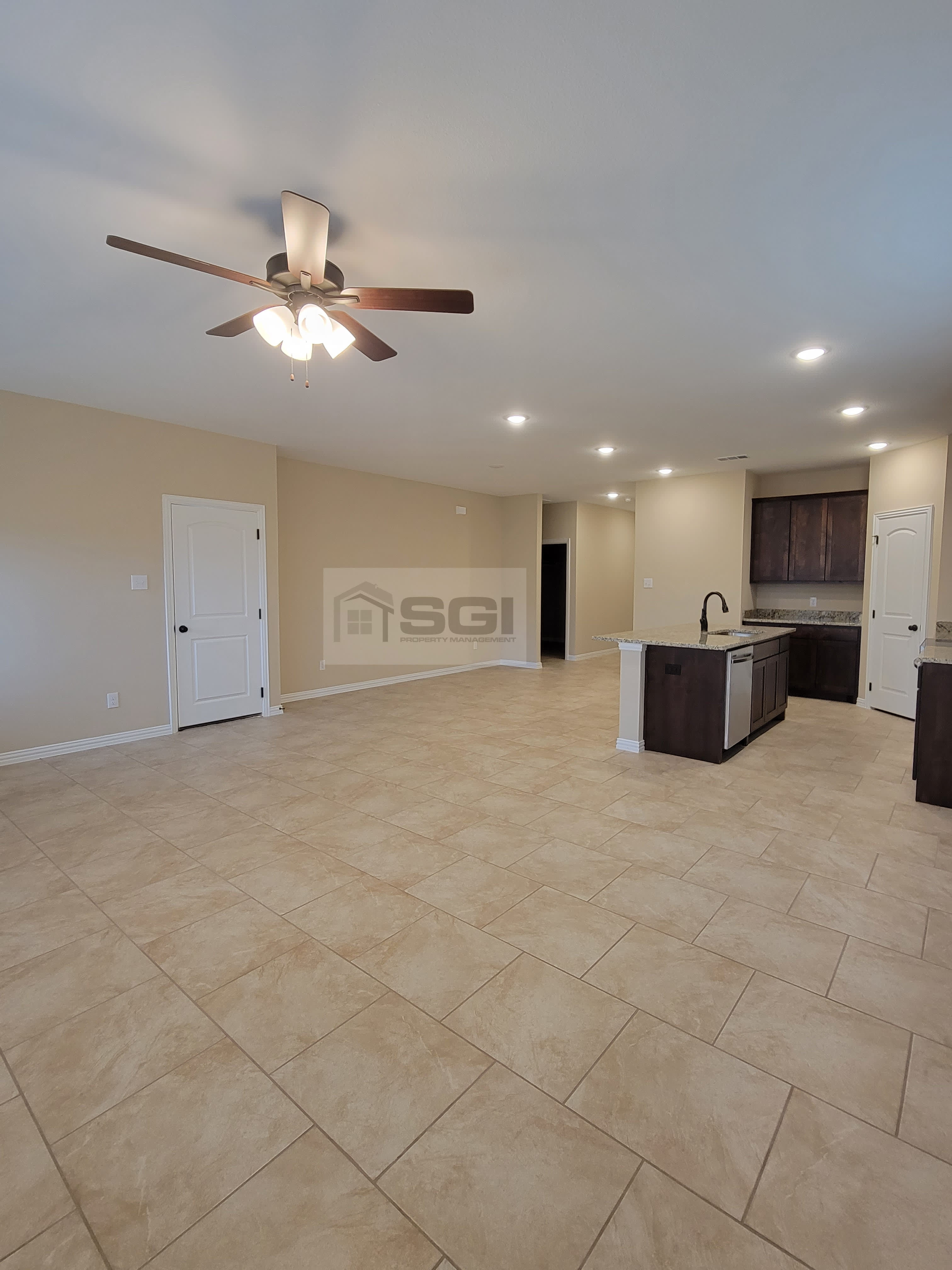4007 Wellington St – photo 4