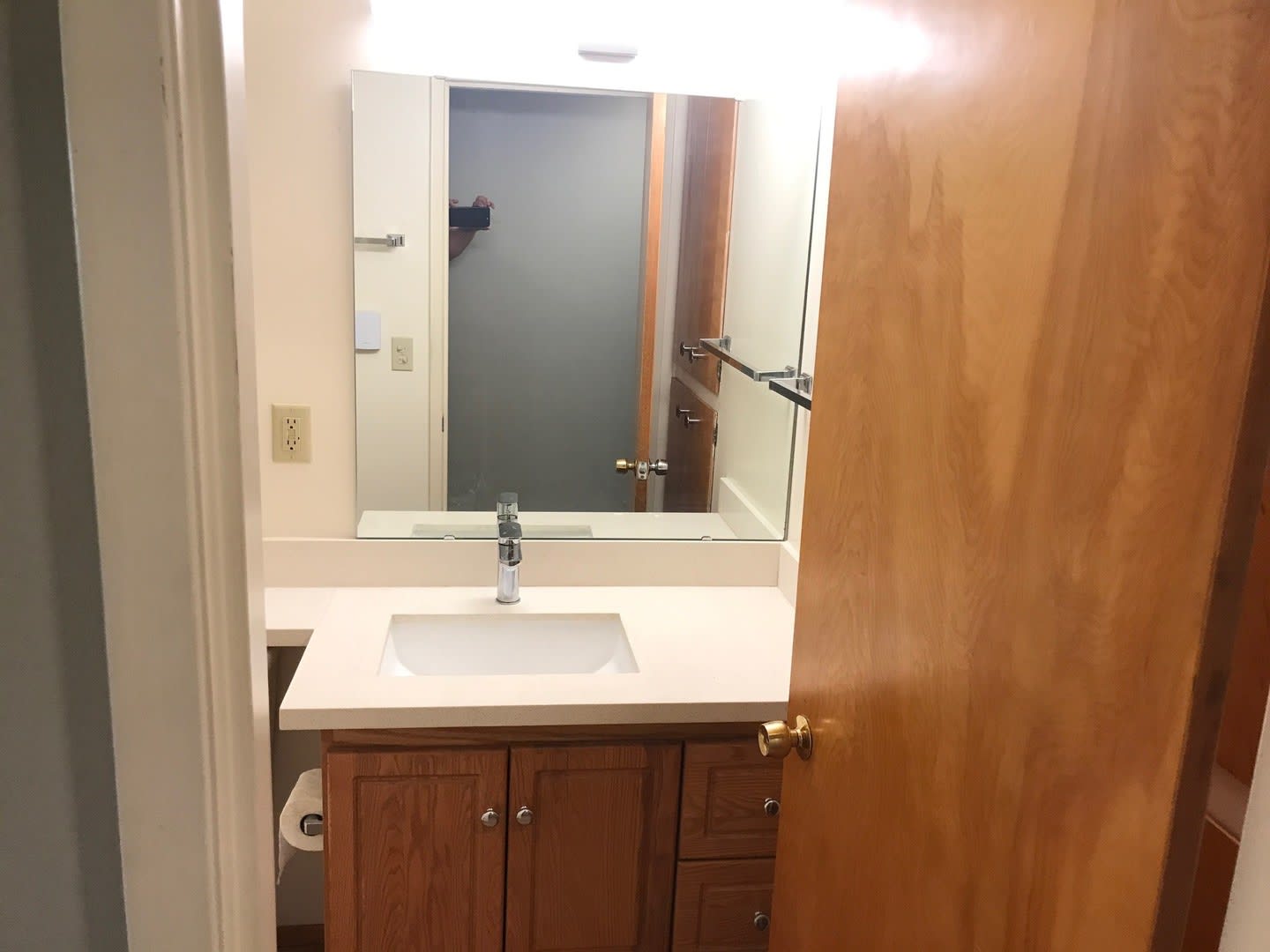 2210 Minor Ave E – photo 4