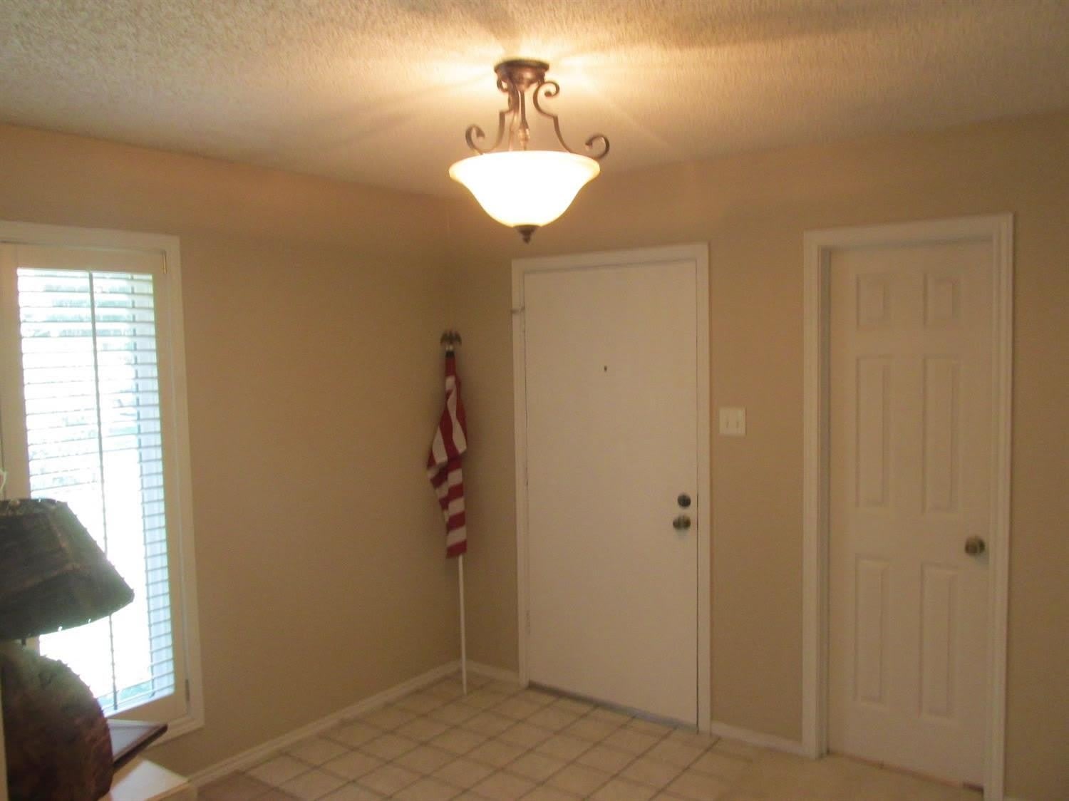 114 Troy Avenue – photo 1
