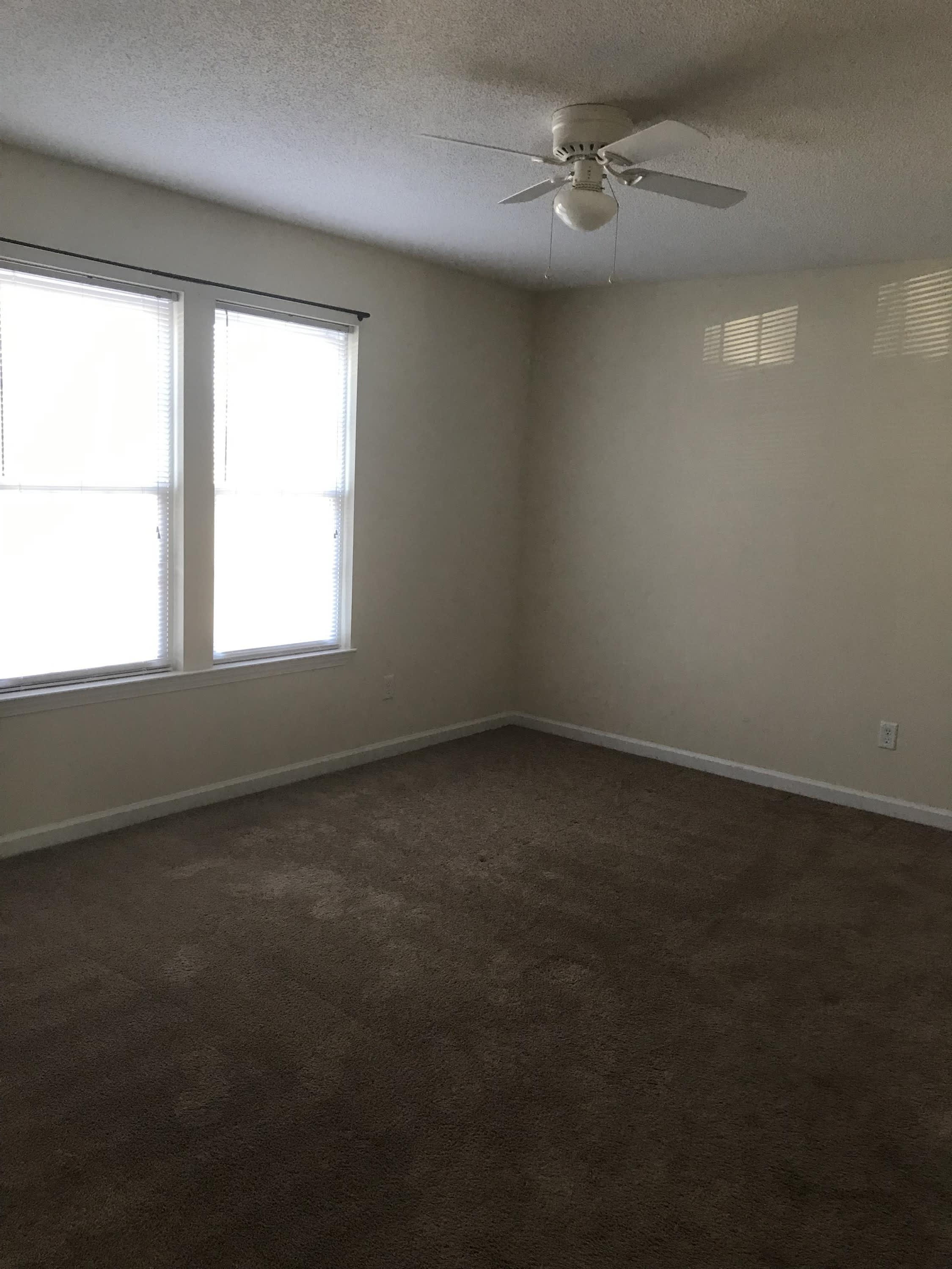 1610 North Ridge Avenue – photo 1
