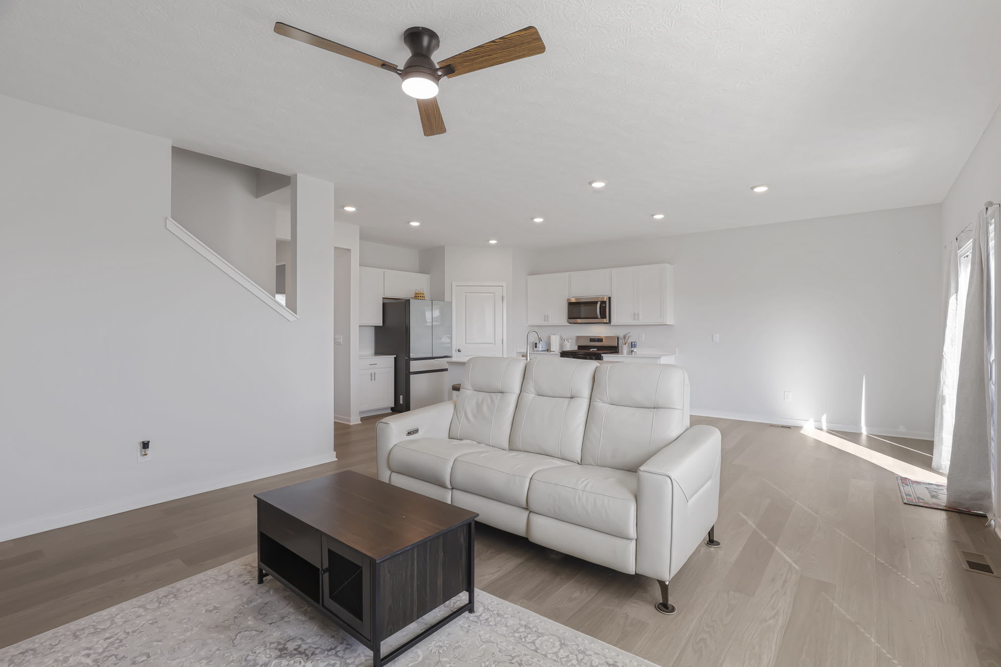 758 Leslie Drive – photo 5