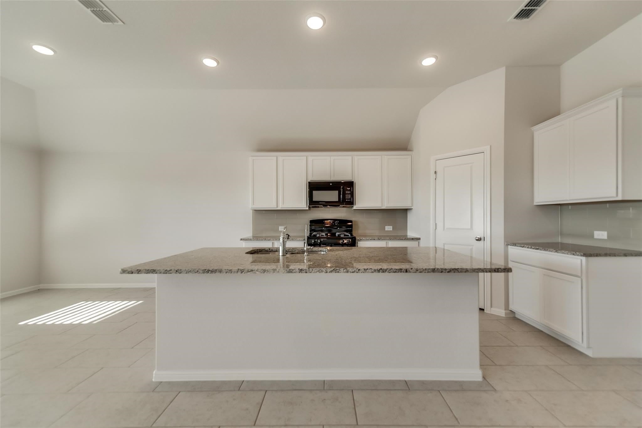 4909 Cleves Avenue – photo 5