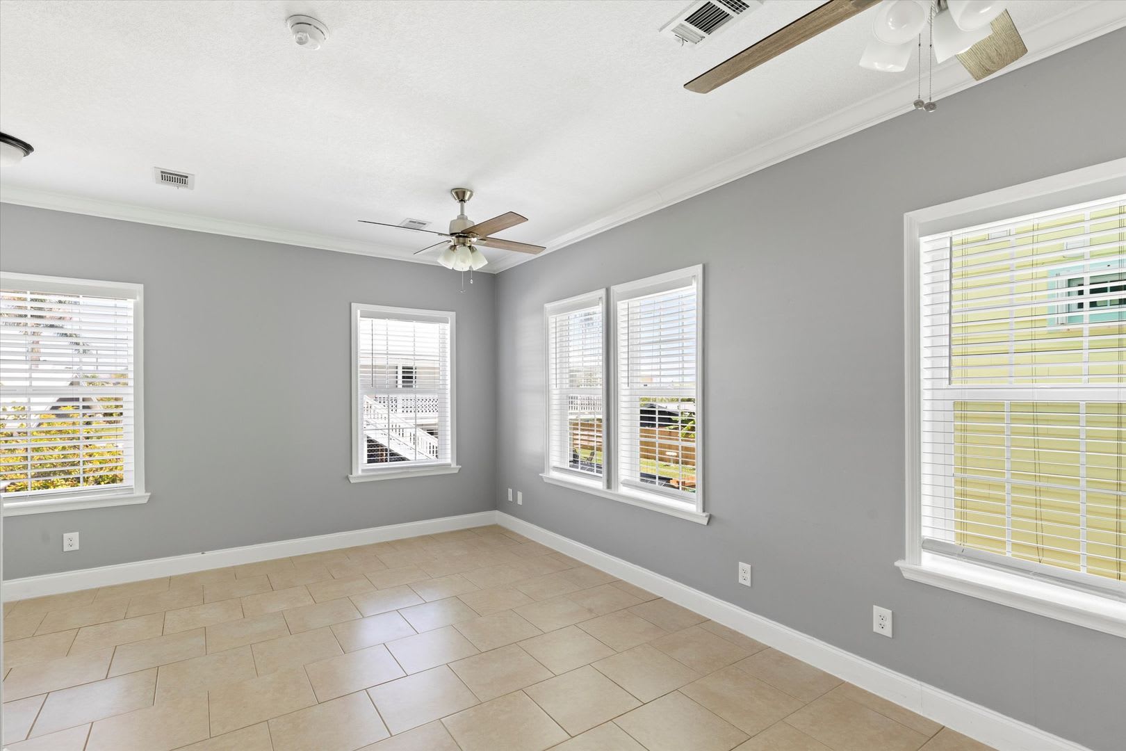 2 Bedroom, 2.5 Bathroom AVAILABLE FOR 1 YEAR – photo 3