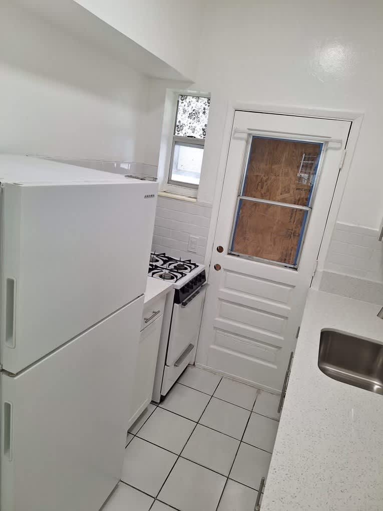9056 Collins Ave – photo 5