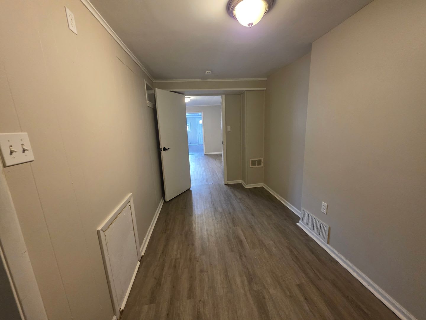 4 Bedroom, 2 Bathroom House in the South Side! – photo 3