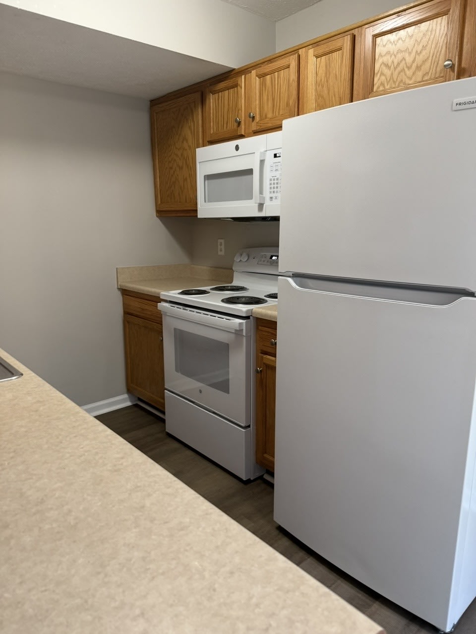 1043 Stonecrest Ct – photo 2