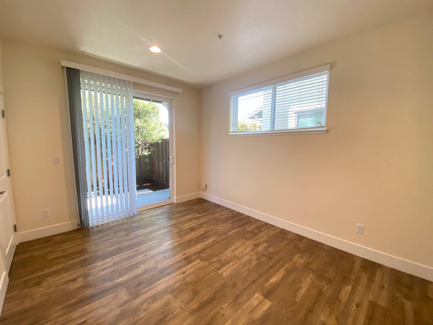 Modern, Spacious Townhome Coming Soon in Highly Desirable Seabright Neighborhood – photo 2