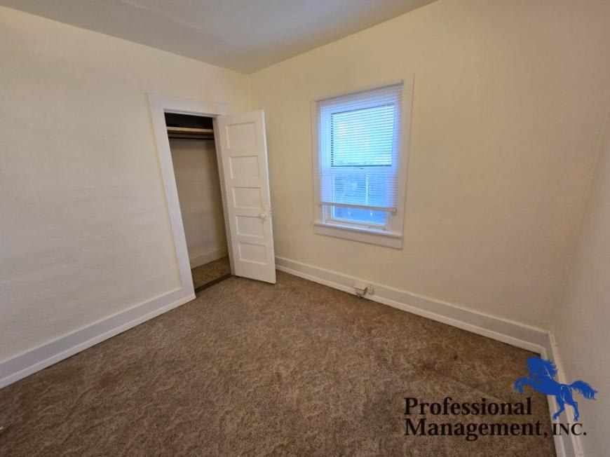 110 1 2 S 36Th St – photo 5