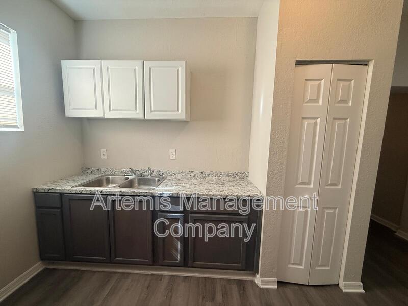 1128 Van Buren Street – photo 4