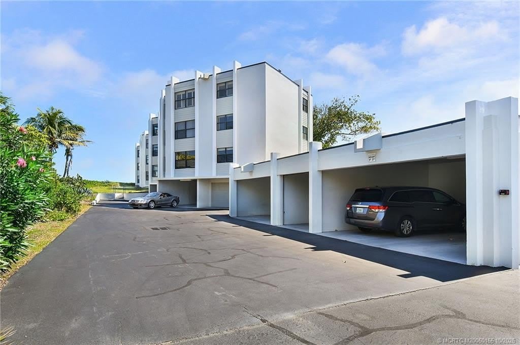 1289 NE Ocean Boulevard – photo 3