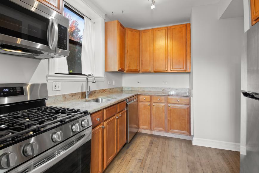 2211 W Winona – photo 3