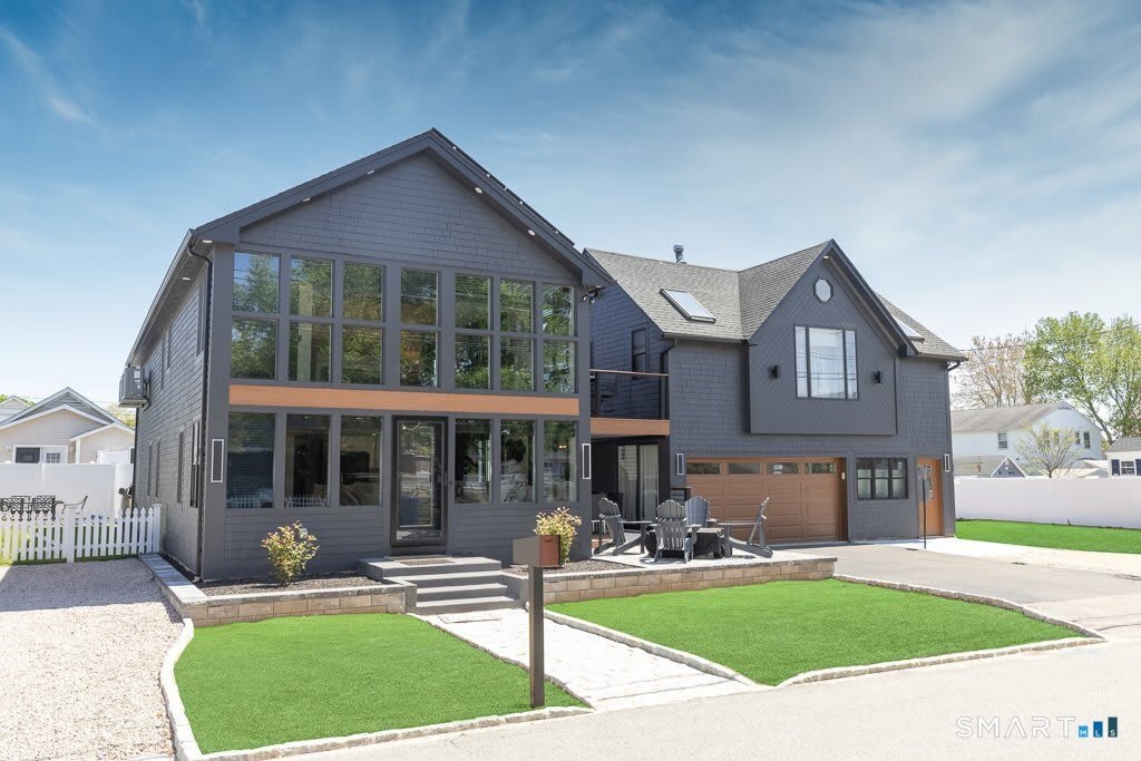 48 Swan Avenue – photo 2