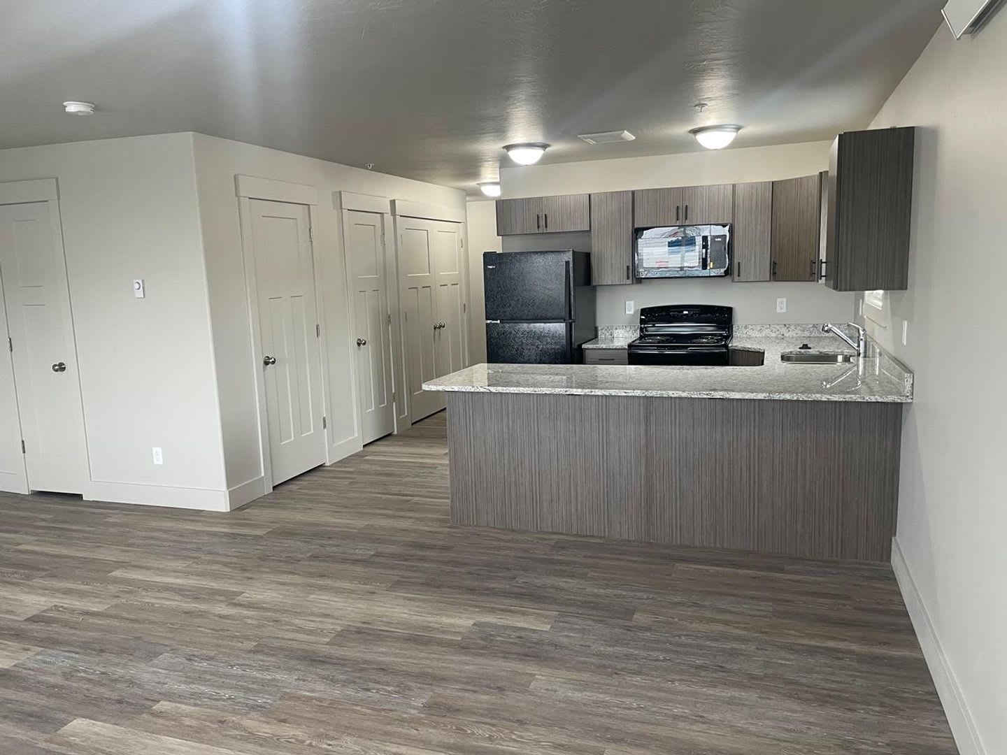 Modern 3-Bedroom, 2-Bath Home in Ammon – Built in 2023! – photo 4
