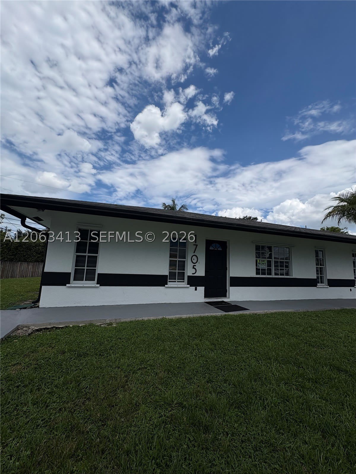 1705 SW 100th Ave – photo 3