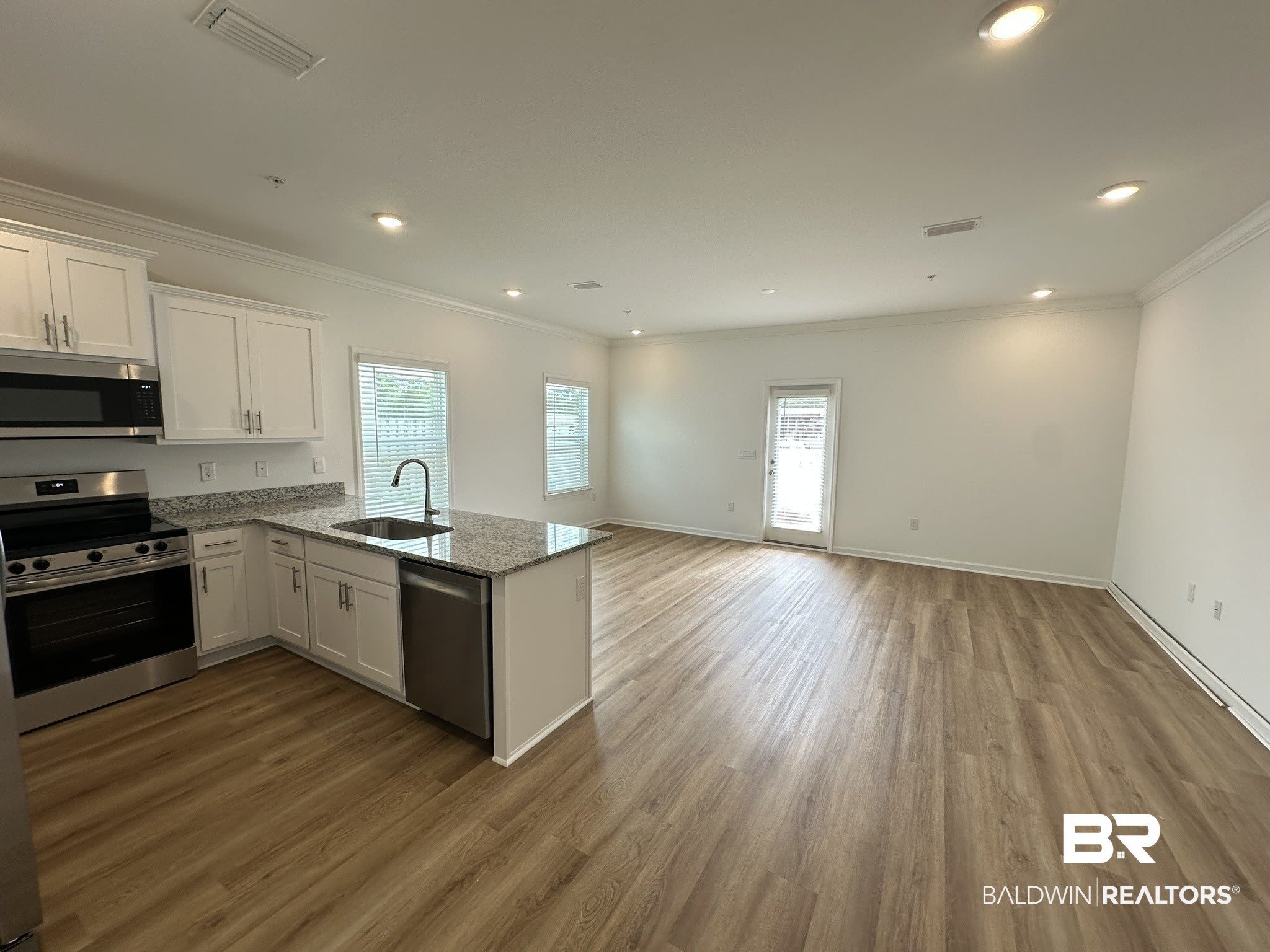 4450 Lost Bay Dr – photo 2
