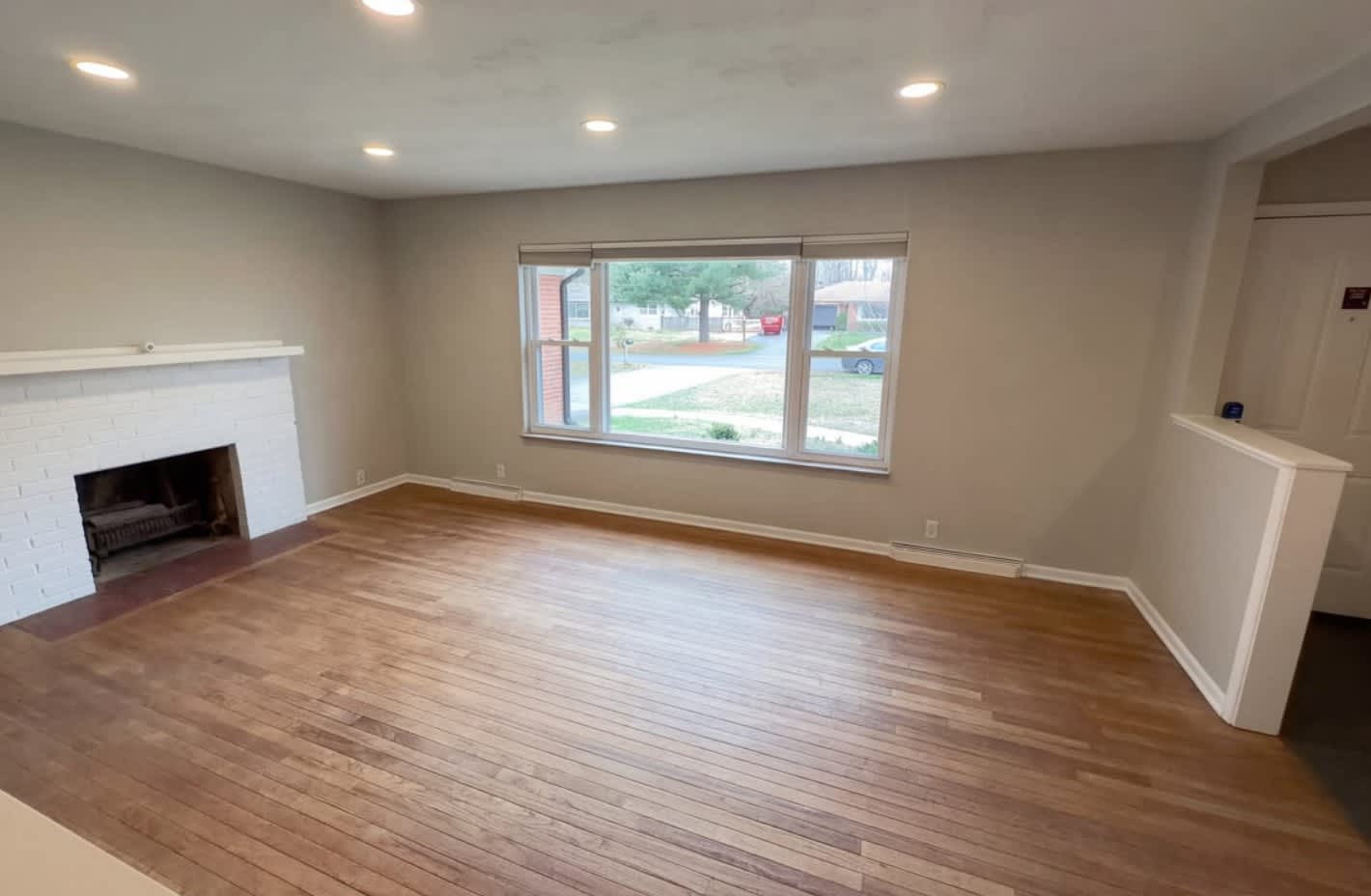 10209 Broadway St – photo 3