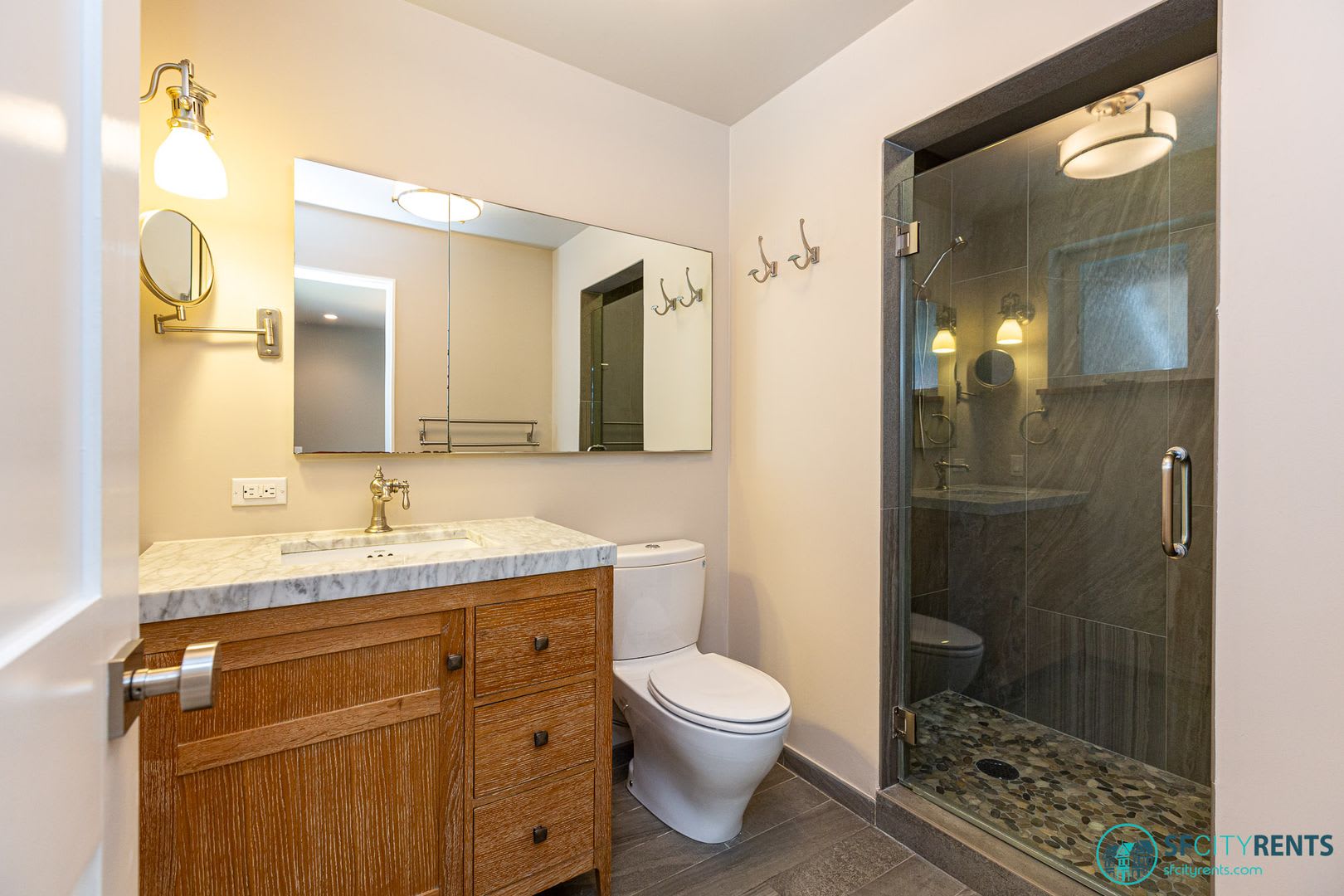 Noe Valley: Beautifully Remodeled Single Family Home w/ Deck, Landscaped Yard & Hot Tub – photo 4