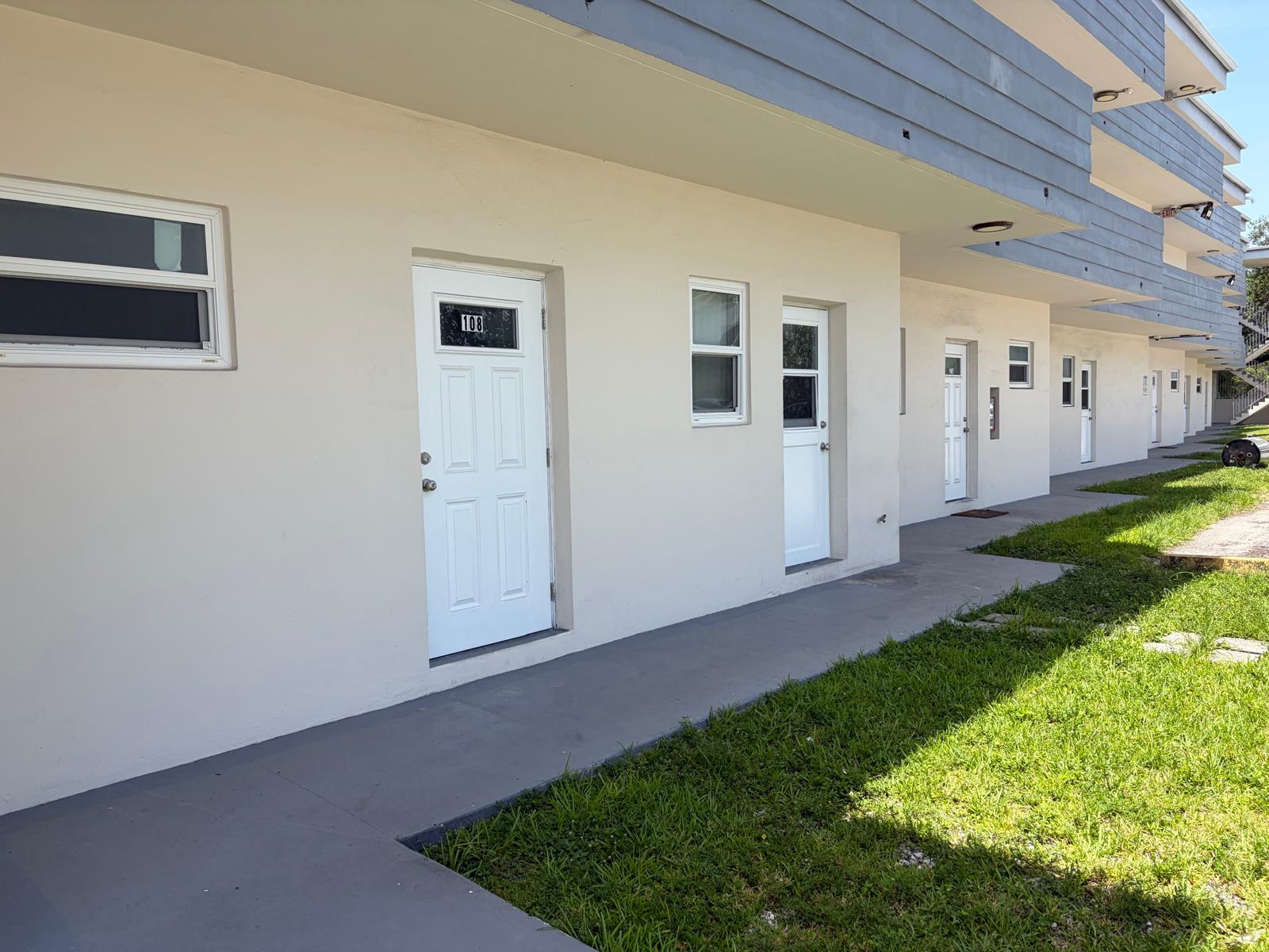 13215 Northeast 6Th Avenue 108 – photo 1