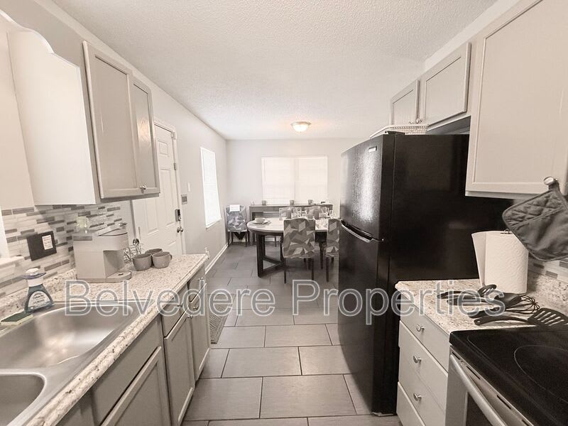 415 N Dudley St – photo 4