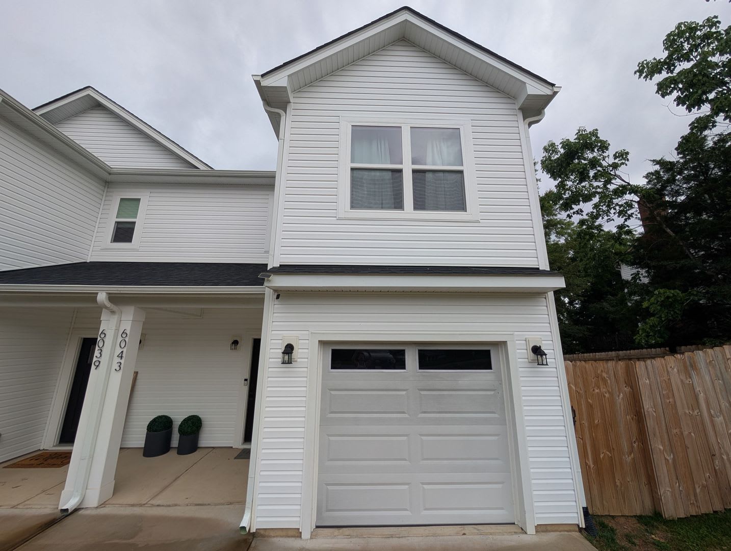 Room in 3 Bedroom Home at Sullins Rd – photo 2