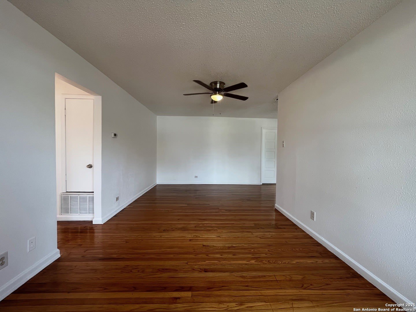 1134 W Thoraine – photo 2