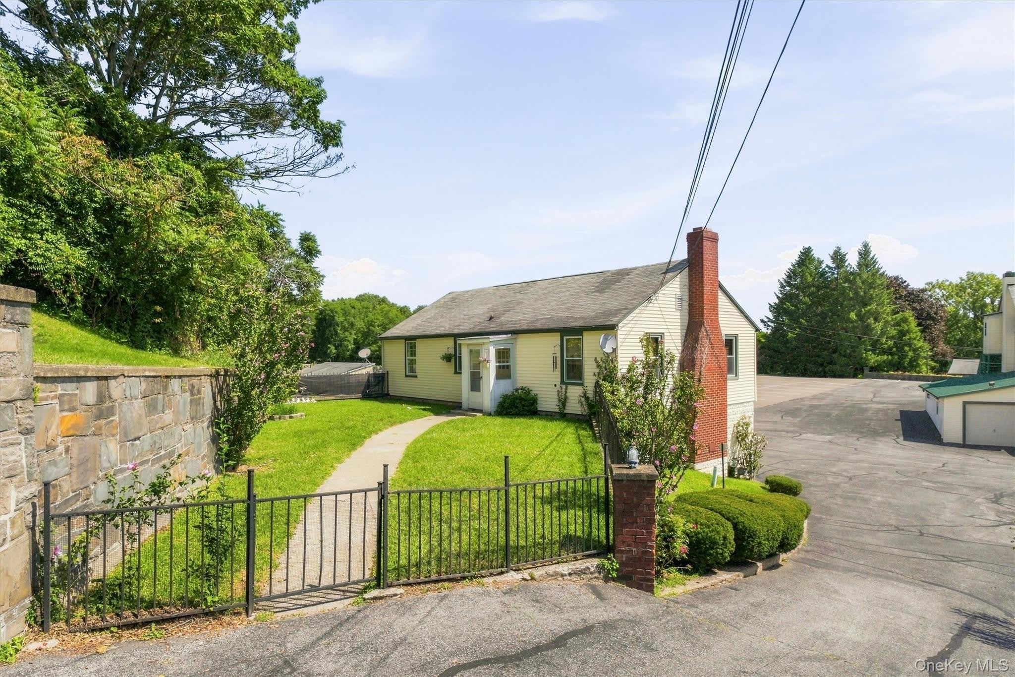 36 OLD INDIAN RD – photo 2