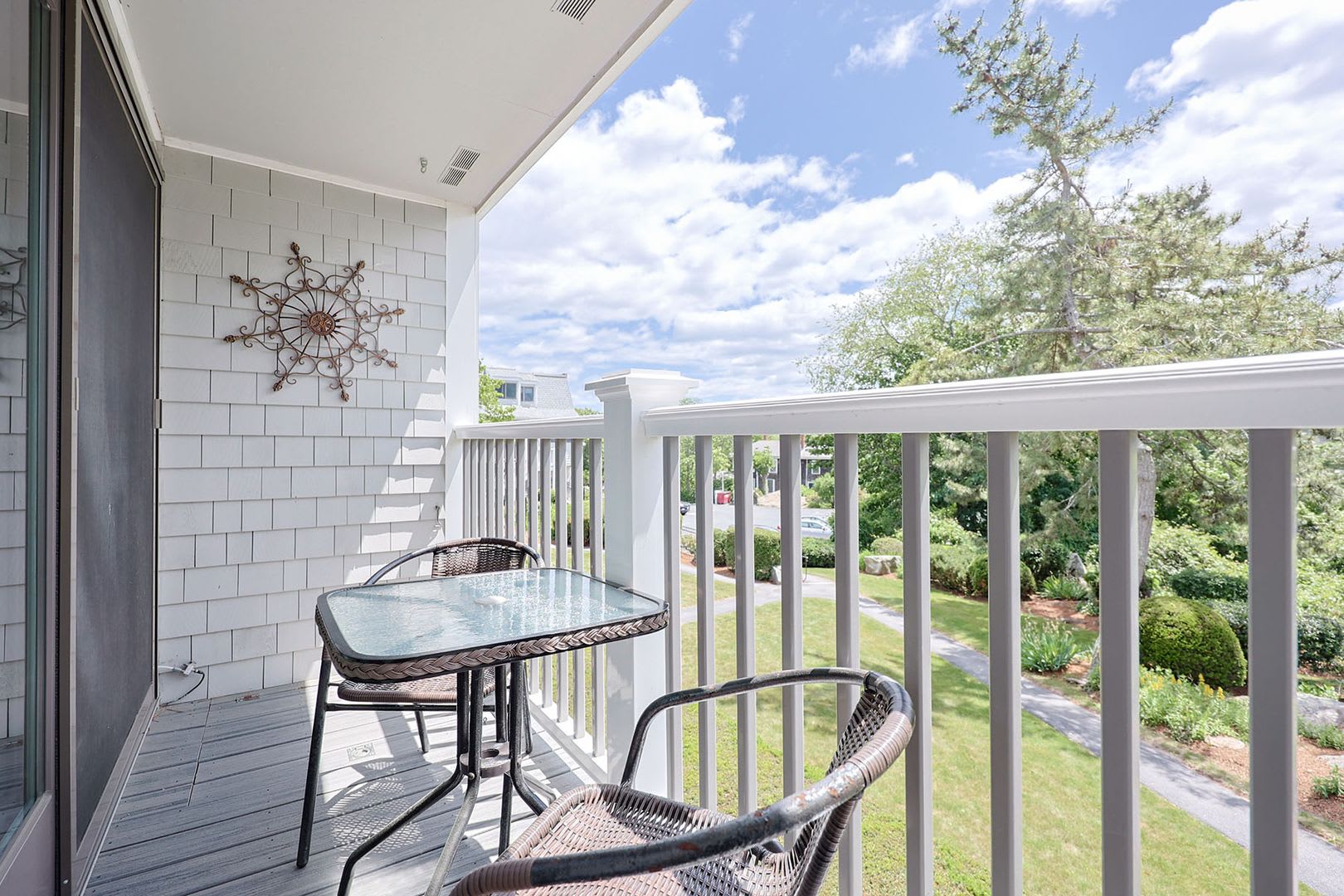 Newly Renovated Winter Rental at the Thorwald Condos – photo 2