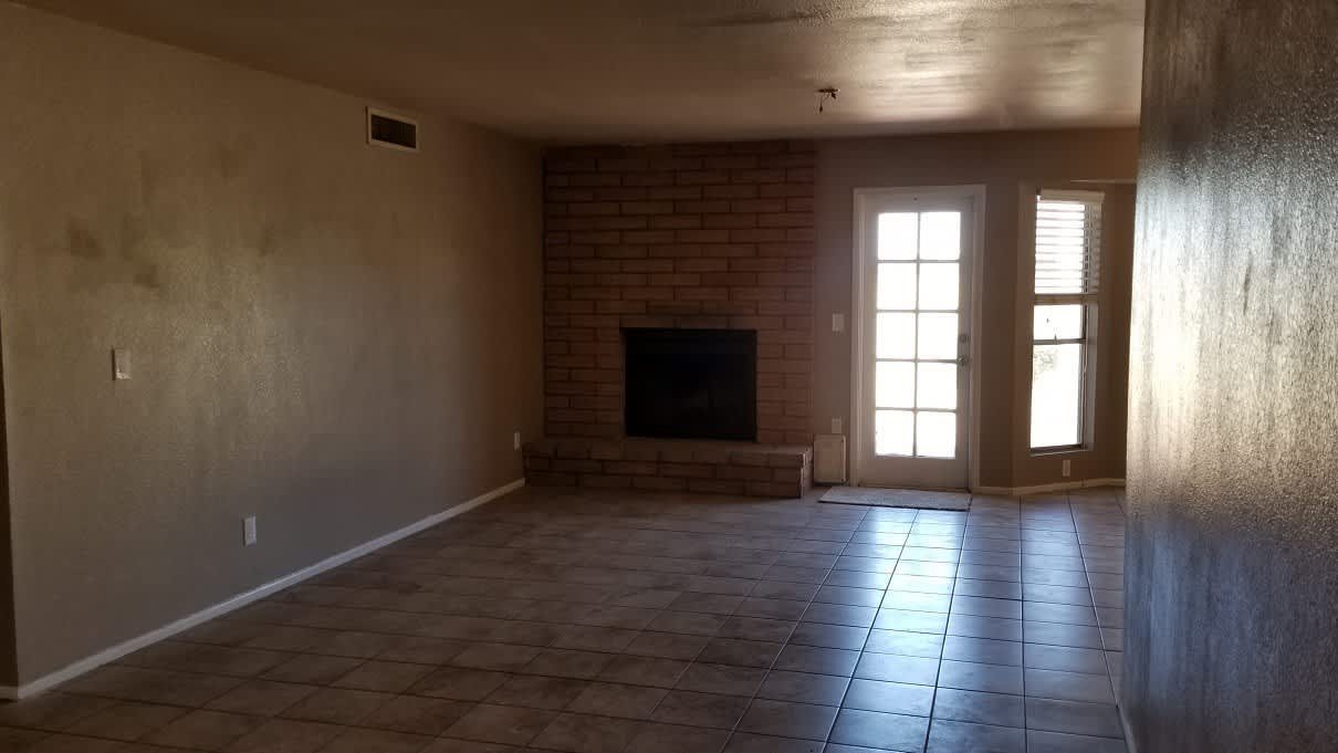 NICE FAMILY HOME IN NORTH PHOENIX! – photo 3