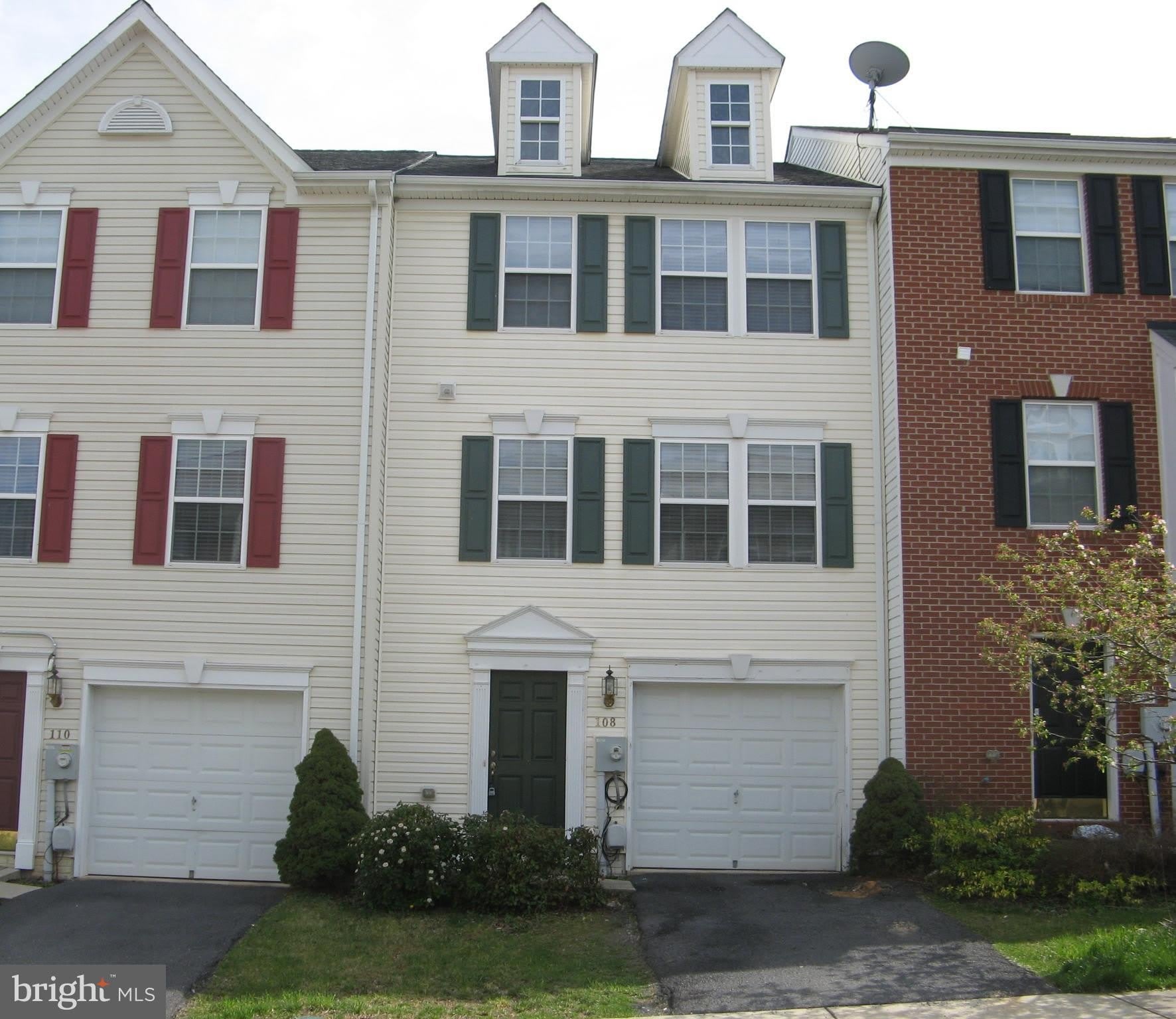 108 MONTICELLO Square – photo 2