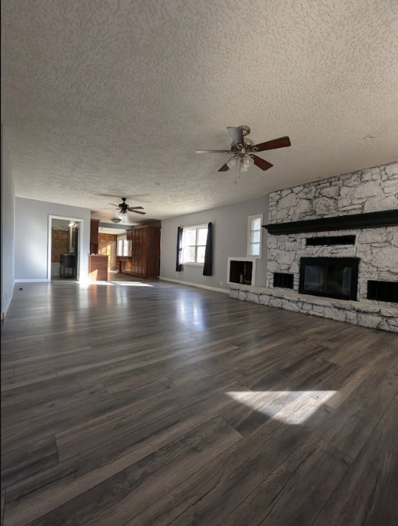 2 Bed, 1 Bath – photo 2