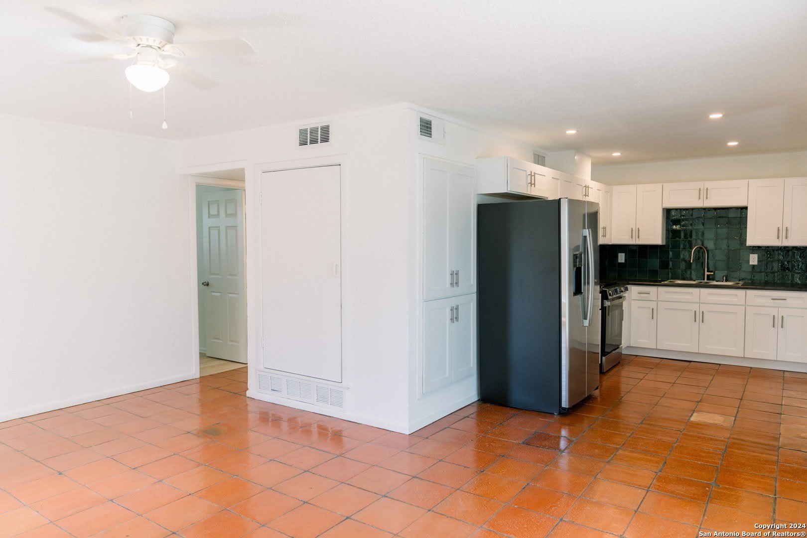 1385 OBLATE DR – photo 5